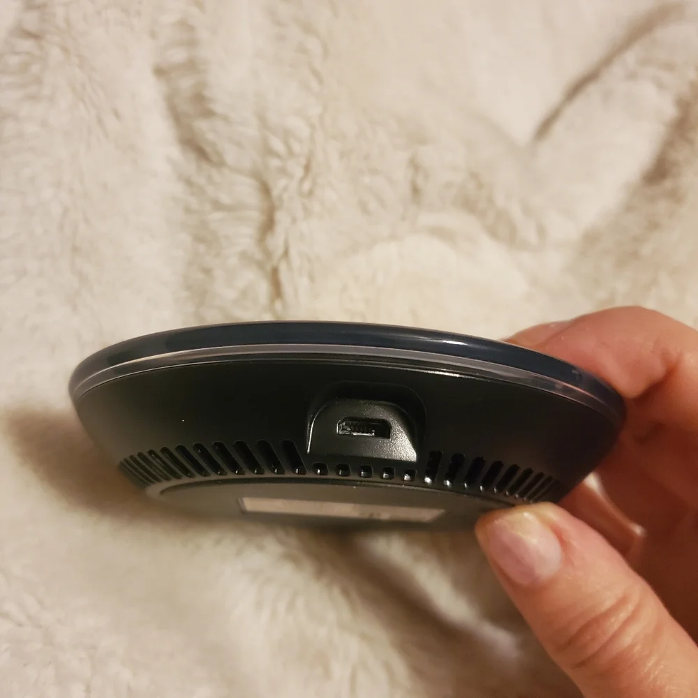 Samsung Wireless Fast Charging Pad.